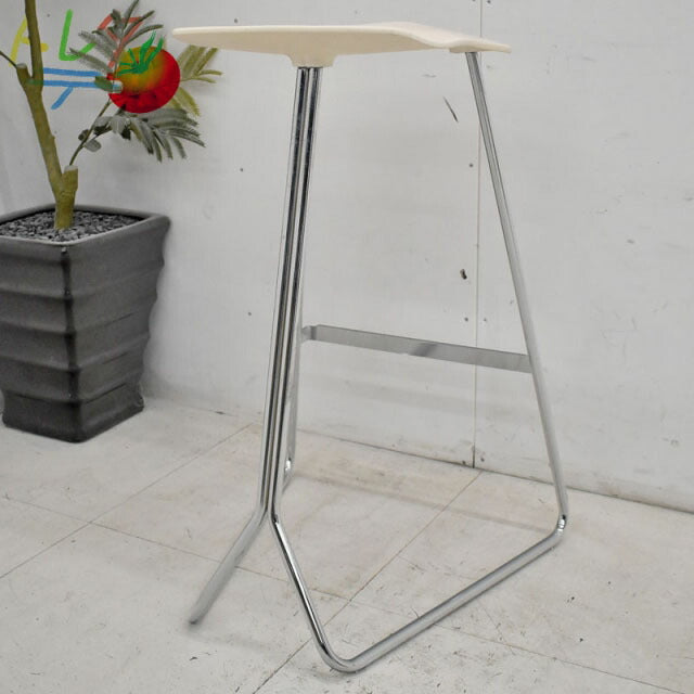 クラシコン トリトンスツール W1600 2021040801【中古オフィス家具】【中古】