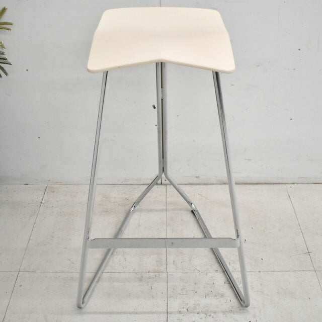 クラシコン トリトンスツール W1600 2021040801【中古オフィス家具】【中古】