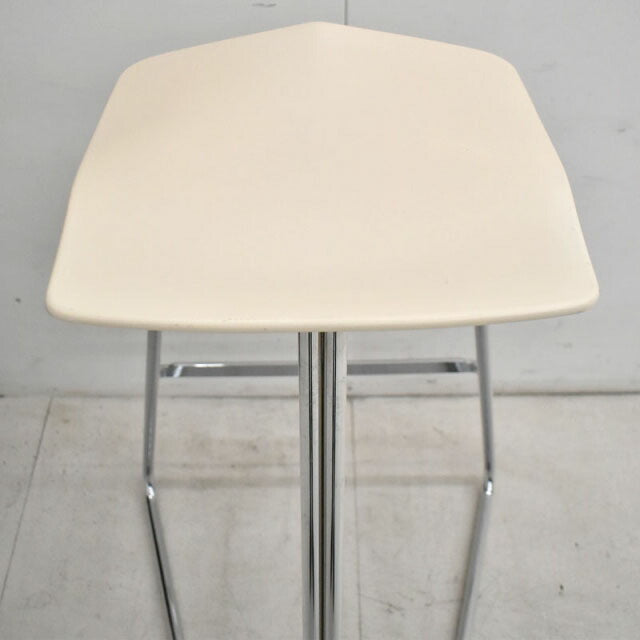 クラシコン トリトンスツール W1600 2021040801【中古オフィス家具】【中古】
