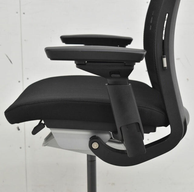 スチールケース シンク2チェア 可動肘 ランバーサポート ハンガー 2017年製 2021070602【中古オフィス家具】【中古】