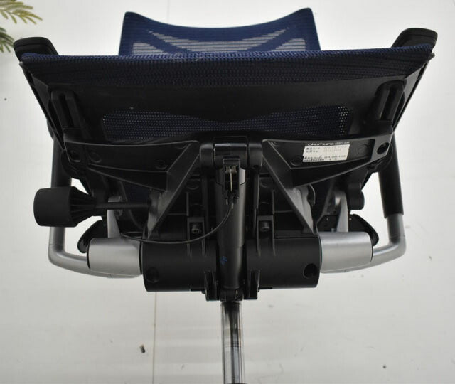 オカムラ バロン ハイバック 可動肘(新型肘パット) スタンダードメッシュ 2021070902【中古オフィス家具】【中古】