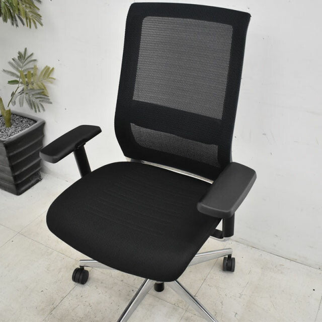 コクヨ エアフォート ブラック 可動肘 ポリッシュ脚 ランバーサポート 2021071206【中古オフィス家具】【中古】