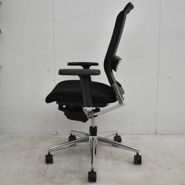 コクヨ エアフォート ブラック 可動肘 ポリッシュ脚 ランバーサポート 2021071206【中古オフィス家具】【中古】