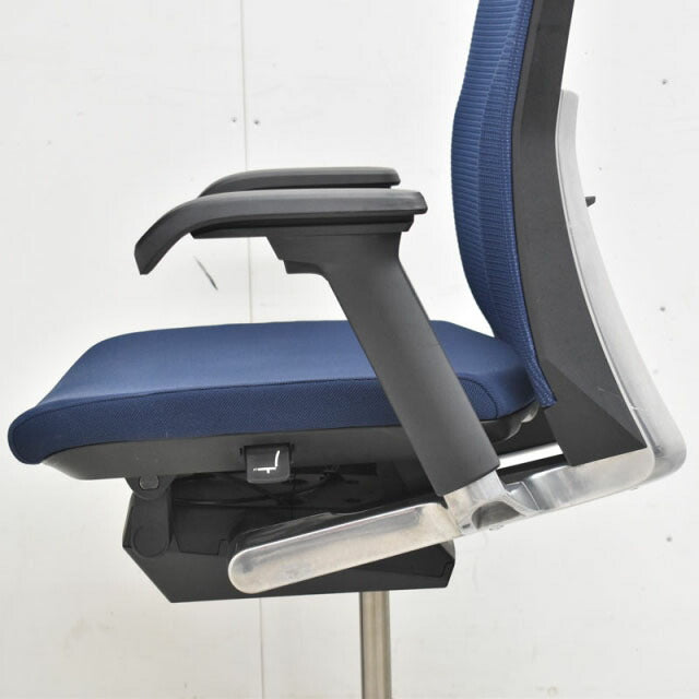イトーキ ヴェントチェア 可動肘 オートマチックランバーテンション アルミポリッシュ脚 2021092107【中古オフィス家具】【中古】