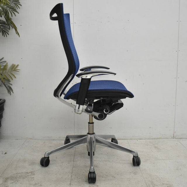 オカムラ バロン ハイバック 可動肘 アルミポリッシュ脚 2021102605【中古オフィス家具】【中古】