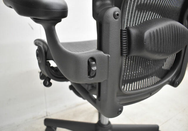 ハーマンミラー アーロンチェア フル装備 Bサイズ ランバーサポート 2021110204【中古オフィス家具】【中古】