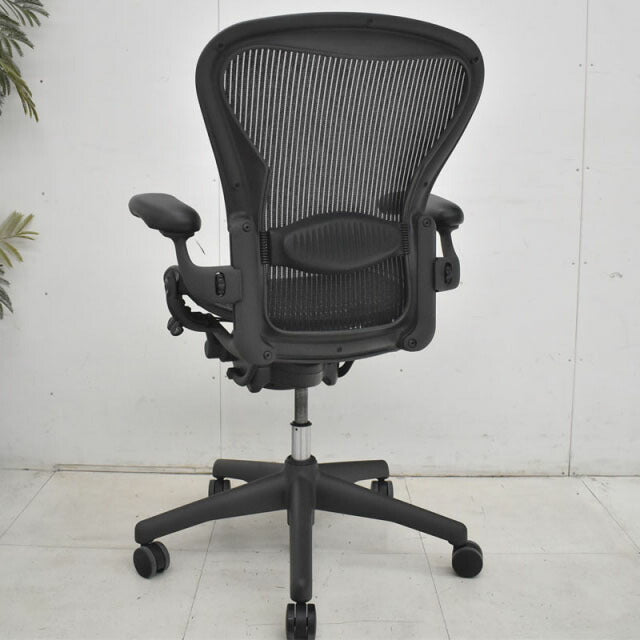 ハーマンミラー アーロンチェア フル装備 Bサイズ ランバーサポート ブラック 2021121302【中古オフィス家具】【中古】