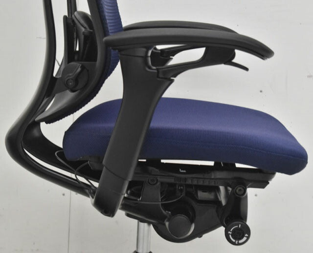 オカムラ コンテッサ 可動肘 ランバーサポート 2021121305【中古オフィス家具】【中古】