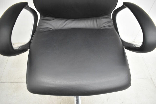 オカムラ CXグランデ ハイバック ブラック 固定肘 革張り 2022011302【中古オフィス家具】【中古】