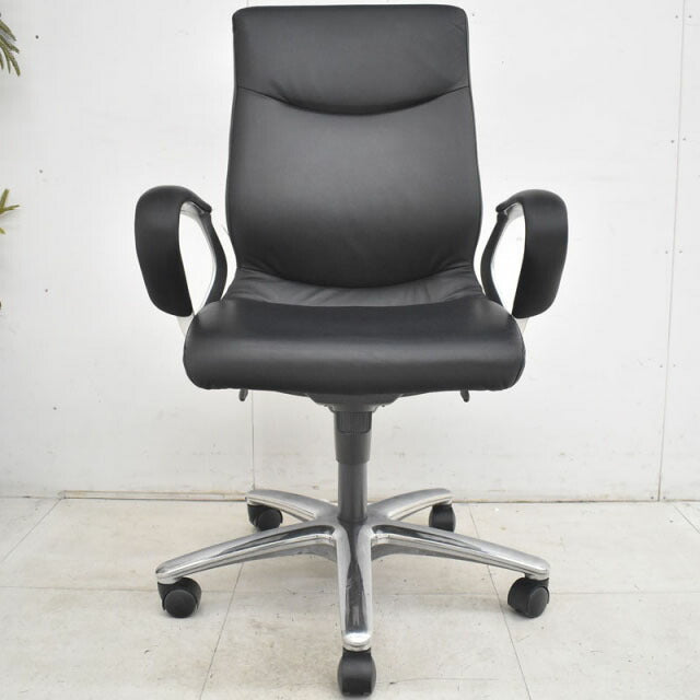 オカムラ CXグランデ ハイバック ブラック 固定肘 革張り 2022011302【中古オフィス家具】【中古】