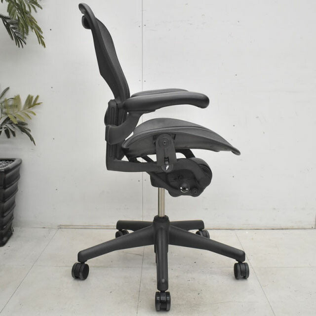 ハーマンミラー アーロンチェア サイズB ブラック スタンダード ランバーサポート 2022011405【中古オフィス家具】【中古】