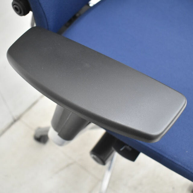イトーキ スピーナ 可動肘 ヘッドレスト ポリッシュ脚 2022012203【中古オフィス家具】【中古】