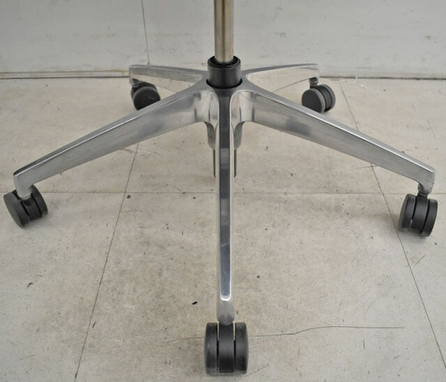 イトーキ スピーナ 可動肘 ヘッドレスト ポリッシュ脚 2022012203【中古オフィス家具】【中古】