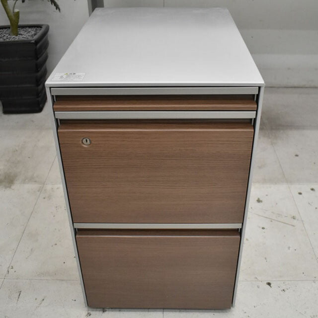 オカムラ プロステージクレスト デスク+ワゴン3点セット W1600 2022040206【中古オフィス家具】【中古】