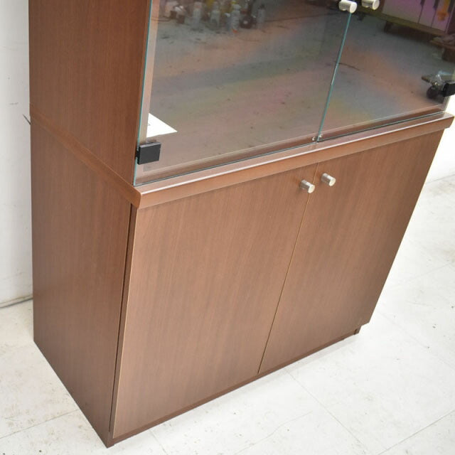 オカムラ EX-38シリーズ 役員用木製書棚 ガラス扉 W900 2022060802【中古オフィス家具】【中古】