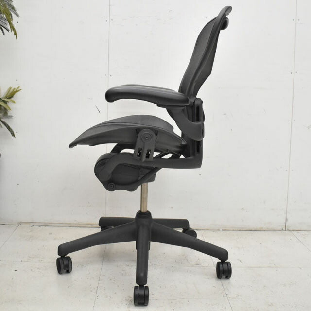 ハーマンミラー アーロンチェア スタンダード Bサイズ ランバーサポート 可動肘 肘レバータイプ 2022062003【中古オフィス家具】【中古】