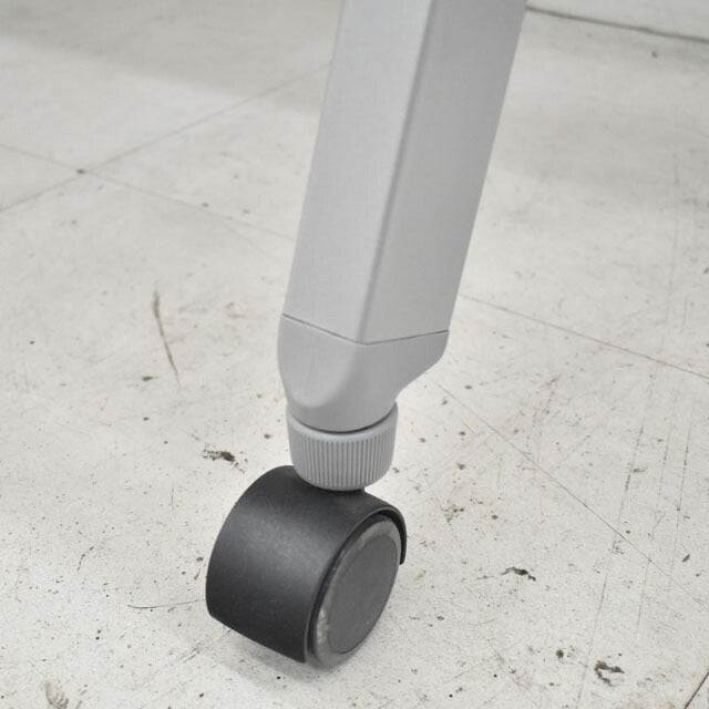 オカムラ フラプターシリーズ 平行スタックテーブル 2019年製 W1800 2022071402【中古オフィス家具】【中古】