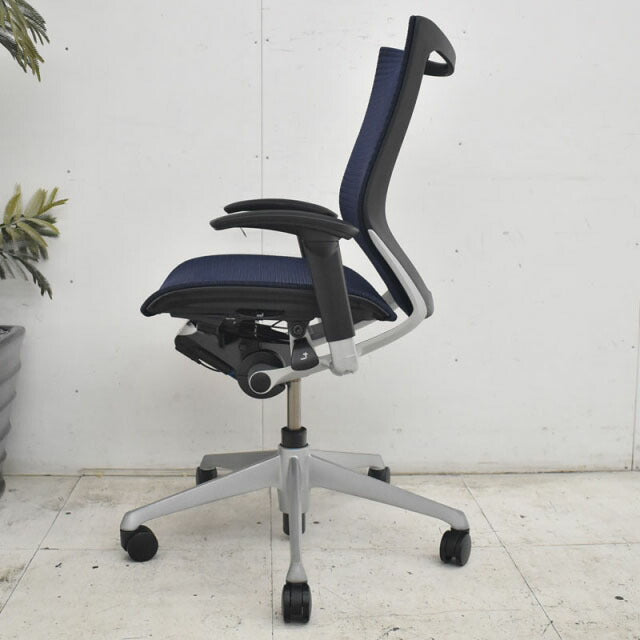 オカムラ バロン ローバック 可動肘(新型肘パット) シルバー脚 2022090301【中古オフィス家具】【中古】