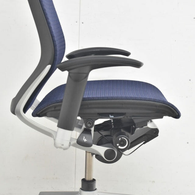 オカムラ バロン ローバック 可動肘(新型肘パット) シルバー脚 2022090301【中古オフィス家具】【中古】