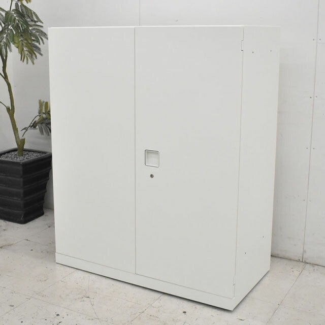 オカムラ レクトライン 両開き書庫 ベース付 W900 2022091303【中古オフィス家具】【中古】