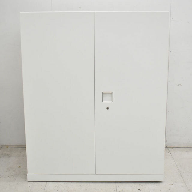 オカムラ レクトライン 両開き書庫 ベース付 W900 2022091303【中古オフィス家具】【中古】