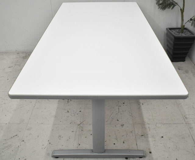 オカムラ　8177シリーズ　ミーティングテーブル　W1800　2022102003【中古オフィス家具】【中古】