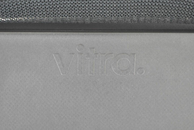 ヴィトラ メダスリム カンファレンスチェア スタッキングチェア ブラック 2022102507【中古オフィス家具】【中古】