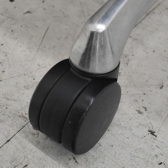 オカムラ バロン ローバック 可動肘(肘パット新品) ポリッシュ脚 2022110204【中古オフィス家具】【中古】