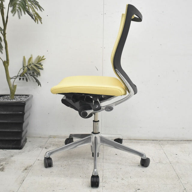 オカムラ バロン ローバック 肘なし ポリッシュ脚 2022110207【中古オフィス家具】【中古】