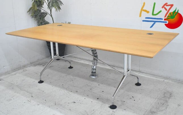 vitra スパチオ デスク 配線ダクト付 W2100 2022110701【中古オフィス家具】【中古】