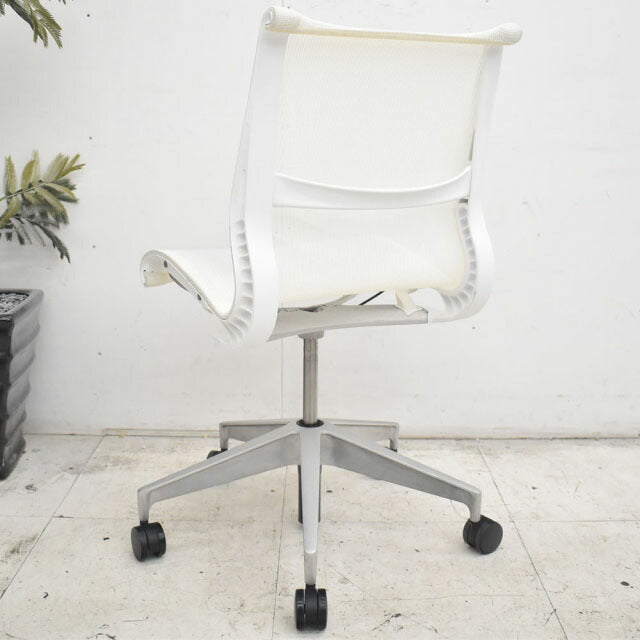 hermanmiller セトゥーチェア マルチパーパスチェア 肘なし 2022111007【中古オフィス家具】【中古】