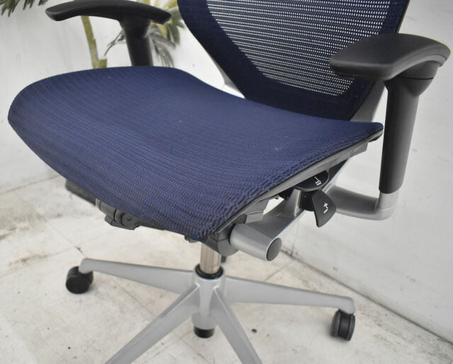 オカムラ バロン ローバック 可動肘(新型肘パット) シルバー脚 2022111702【中古オフィス家具】【中古】