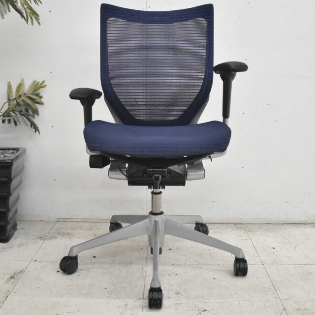 オカムラ バロン ローバック 可動肘(新型肘パット) シルバー脚 2022111702【中古オフィス家具】【中古】