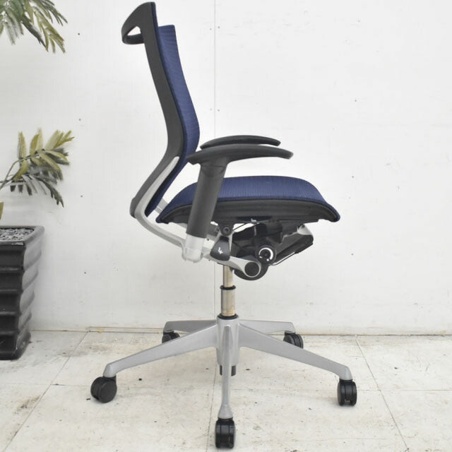 オカムラ バロン ローバック 可動肘(新型肘パット) シルバー脚 2022111702【中古オフィス家具】【中古】