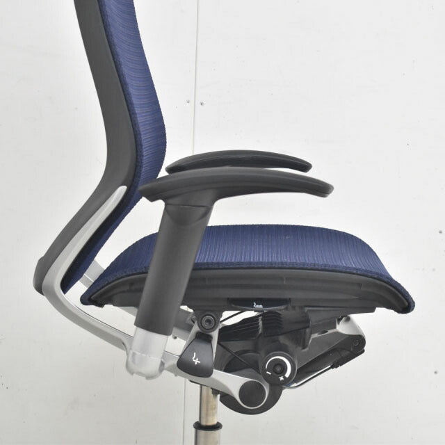 オカムラ バロン ローバック 可動肘(新型肘パット) シルバー脚 2022111702【中古オフィス家具】【中古】