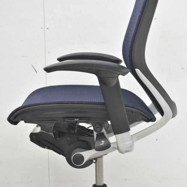 オカムラ バロン ローバック 可動肘(新型肘パット) シルバー脚 2022111703【中古オフィス家具】【中古】