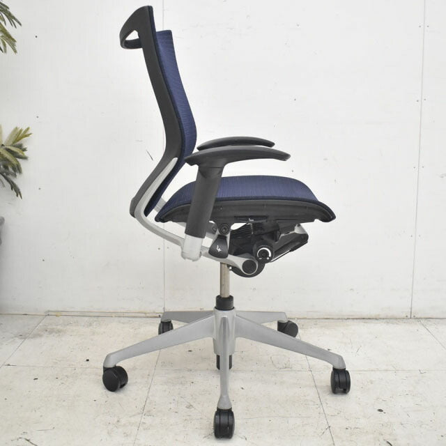 オカムラ バロン ローバック 可動肘(新型肘パット) シルバー脚 2022111703【中古オフィス家具】【中古】
