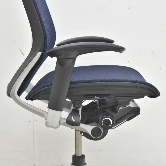 オカムラ バロン ローバック 可動肘(新型肘パット) シルバー脚 2022111703【中古オフィス家具】【中古】