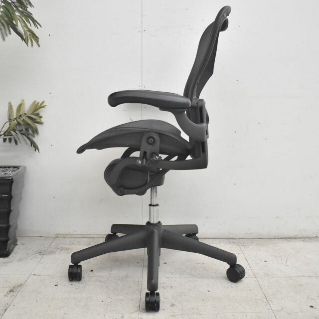 ハーマンミラー アーロンチェア フル装備 Bサイズ ランバーサポート 2022111802【中古オフィス家具】【中古】