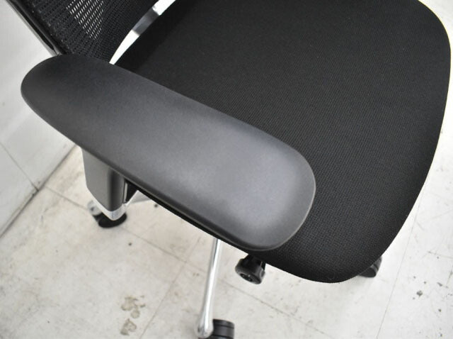 オカムラ コンテッサ ヘッドレスト 可動肘 ランバーサポート アルミポリッシュ脚 2023012101【中古オフィス家具】【中古】