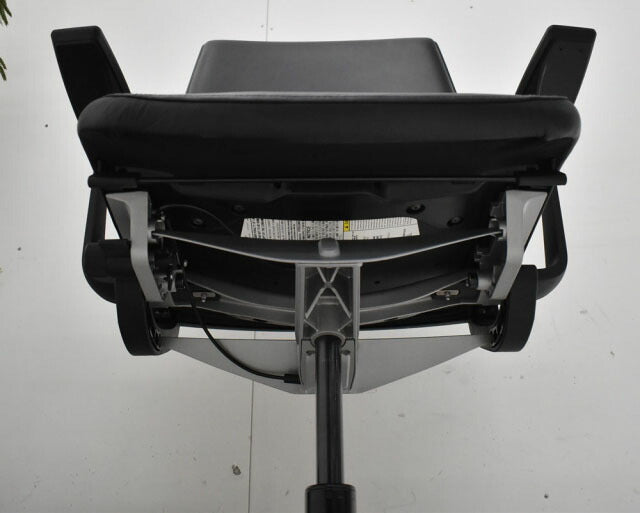 スチールケース シンク2チェア 固定肘 ランバーサポート ポリッシュ脚 革張り 2023013002【中古オフィス家具】【中古】【商品画像8】