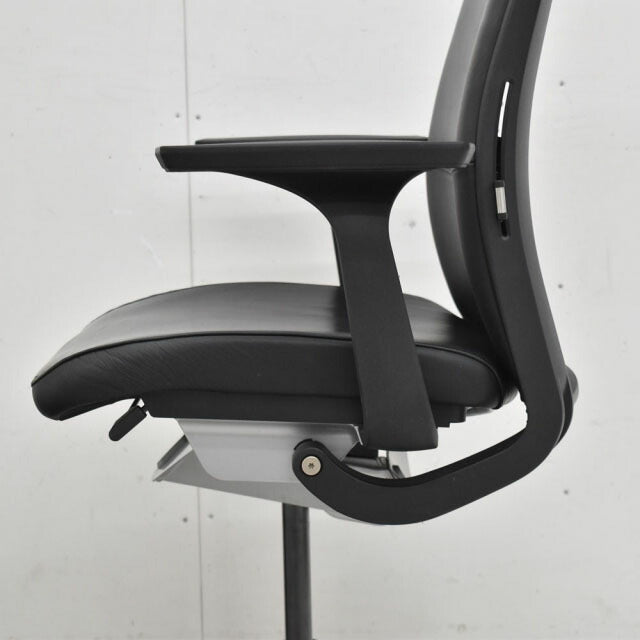 スチールケース シンク2チェア 固定肘 ランバーサポート ポリッシュ脚 革張り 2023013002【中古オフィス家具】【中古】【商品画像12】