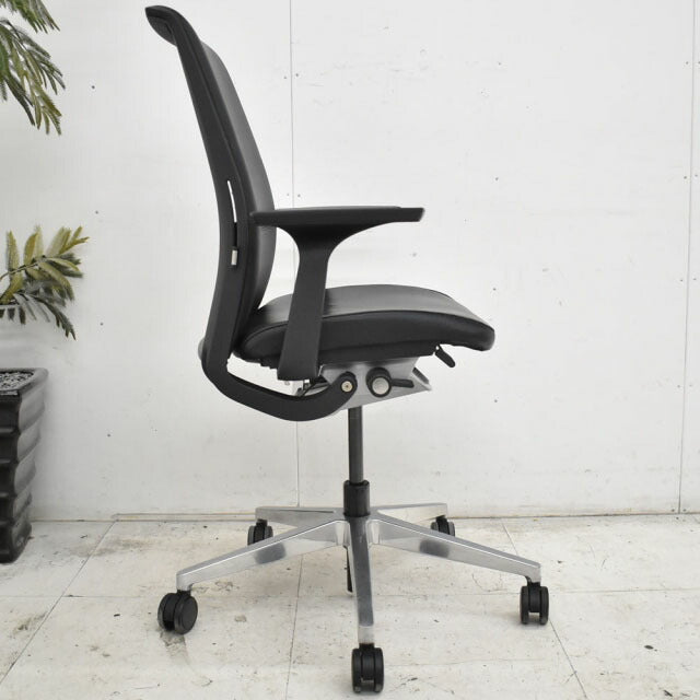 スチールケース シンク2チェア 固定肘 ランバーサポート ポリッシュ脚 革張り 2023013002【中古オフィス家具】【中古】【商品画像13】