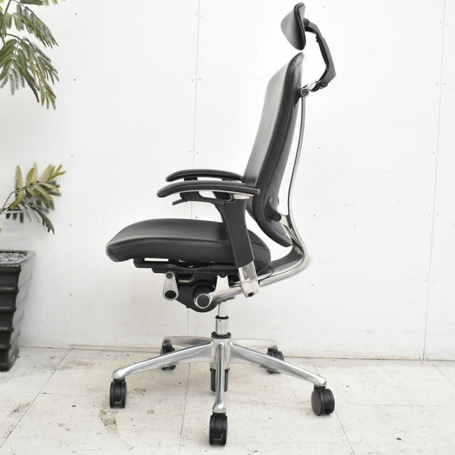 オカムラ コンテッサ ヘッドレスト 可動肘 革張り ポリッシュ脚 2023020401【中古オフィス家具】【中古】