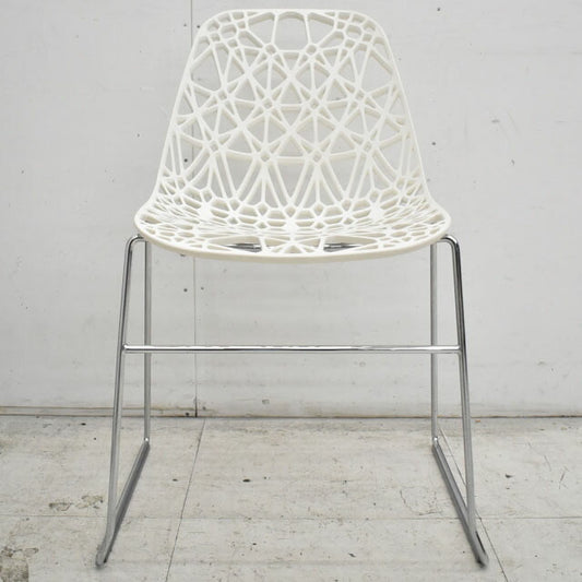 クラスヴィッグ ネットアームレスチェア スタッキングチェア 2023020702【中古オフィス家具】【中古】