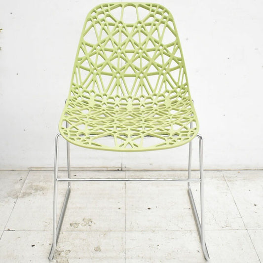 クラスヴィッグ ネットアームレスチェア スタッキングチェア 2023020703【中古オフィス家具】【中古】