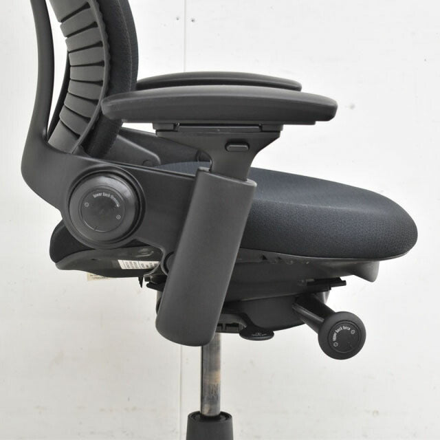 スチールケース リープ USモデル V2 ハンガー 可動肘 2023030603【中古オフィス家具】【中古】
