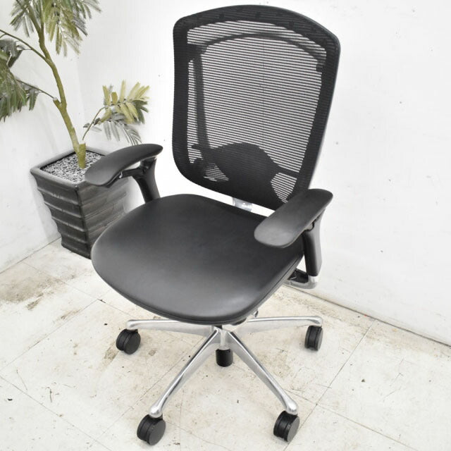 オカムラ コンテッサ ポリッシュ 可動肘付 ランバーサポート 革張り 2023030702【中古オフィス家具】【中古】
