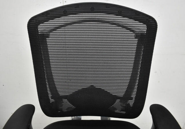 オカムラ コンテッサ ポリッシュ 可動肘付 ランバーサポート 革張り 2023030702【中古オフィス家具】【中古】