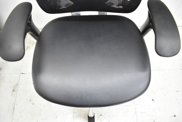 オカムラ コンテッサ ポリッシュ 可動肘付 ランバーサポート 革張り 2023030702【中古オフィス家具】【中古】